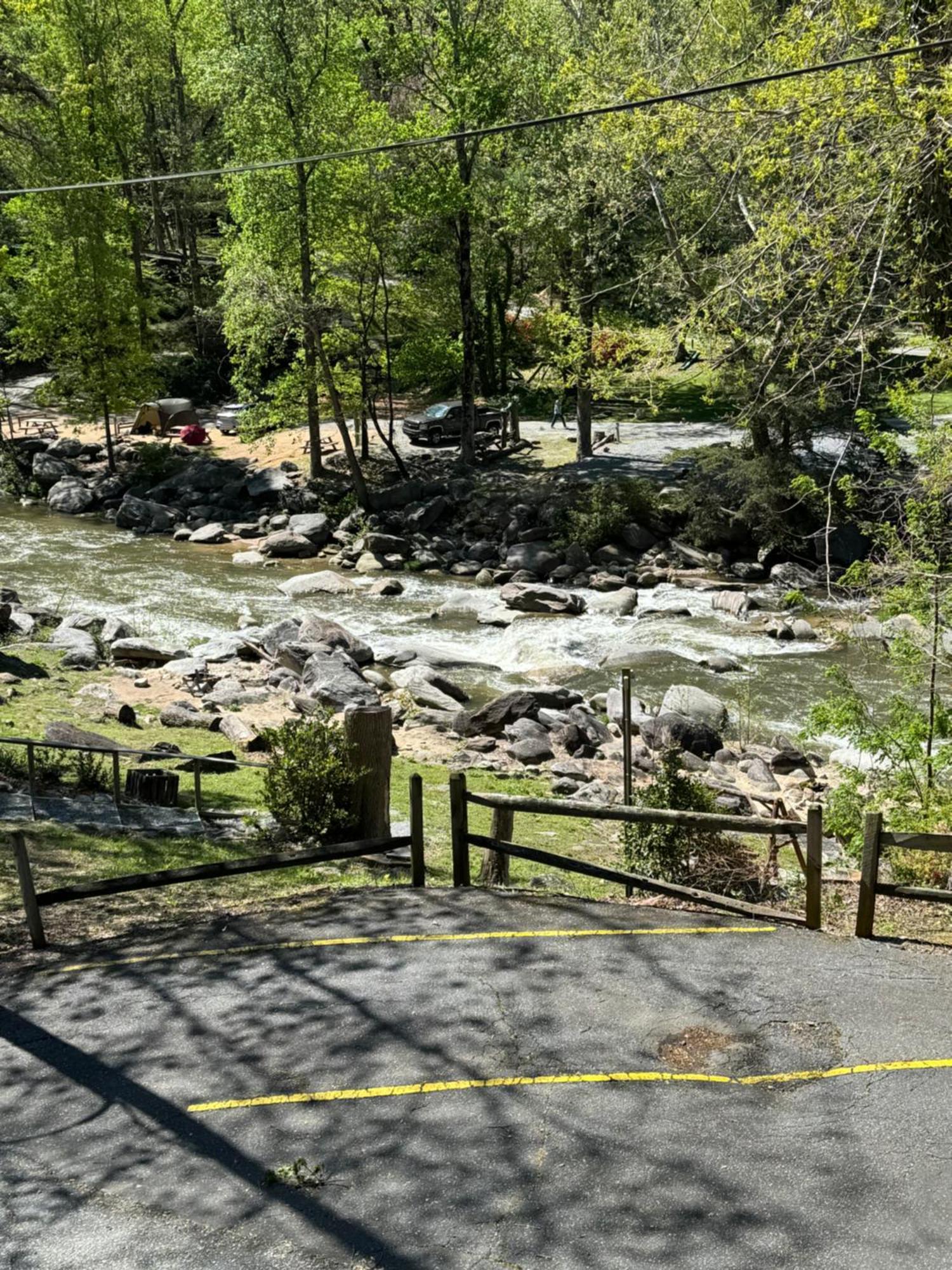 The Evening Shade River Lodge And Cabins Chimney Rock Exterior photo