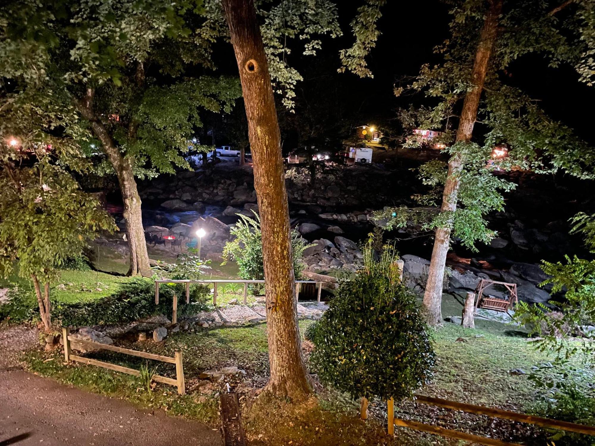 The Evening Shade River Lodge And Cabins Chimney Rock Exterior photo