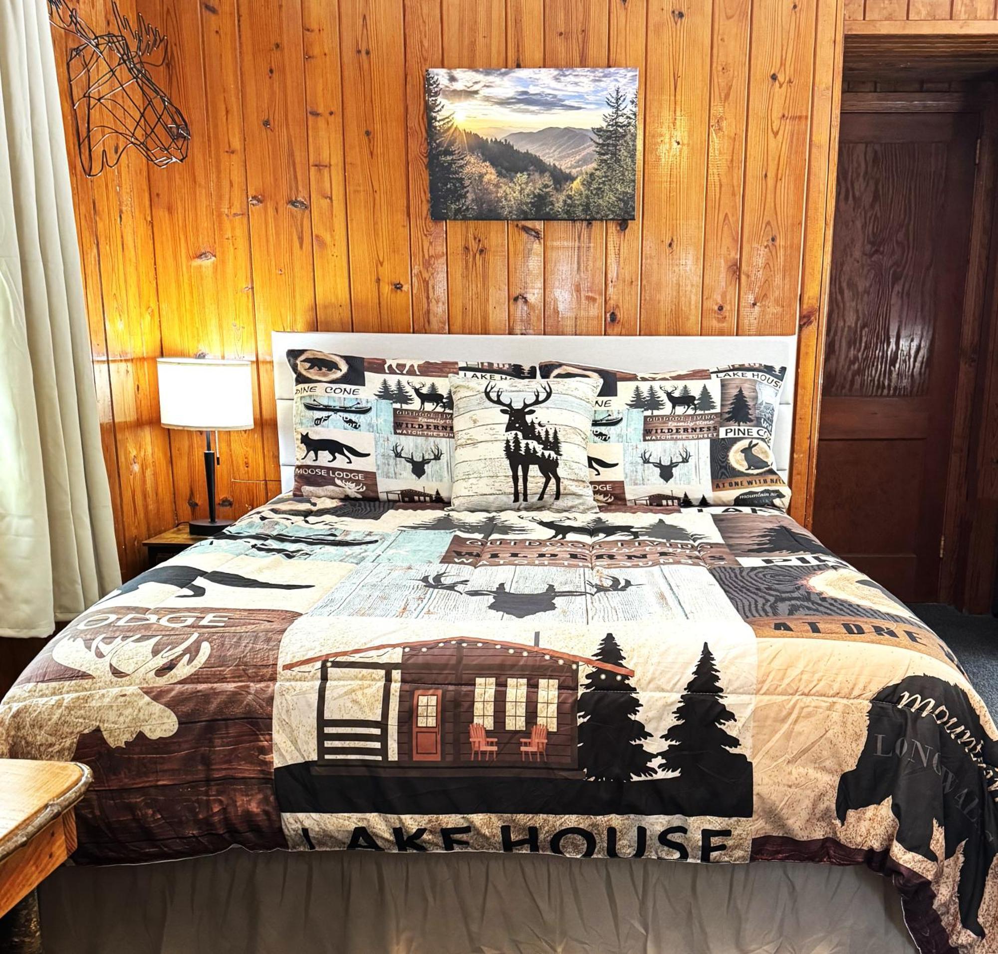The Evening Shade River Lodge And Cabins Chimney Rock Exterior photo